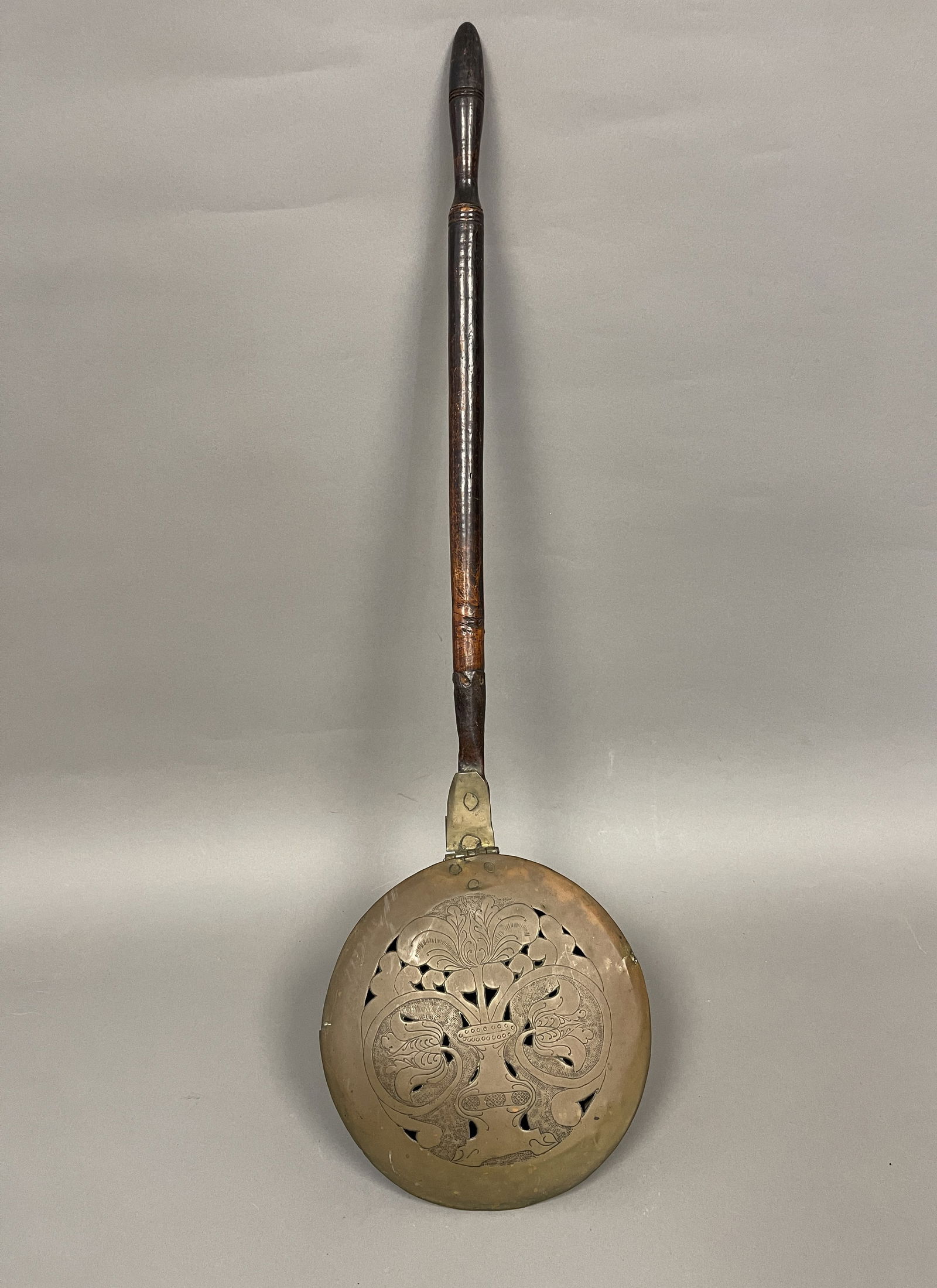 1740-1780 SMALL BRASS CHESTNUT ROASTER (1 of 3)