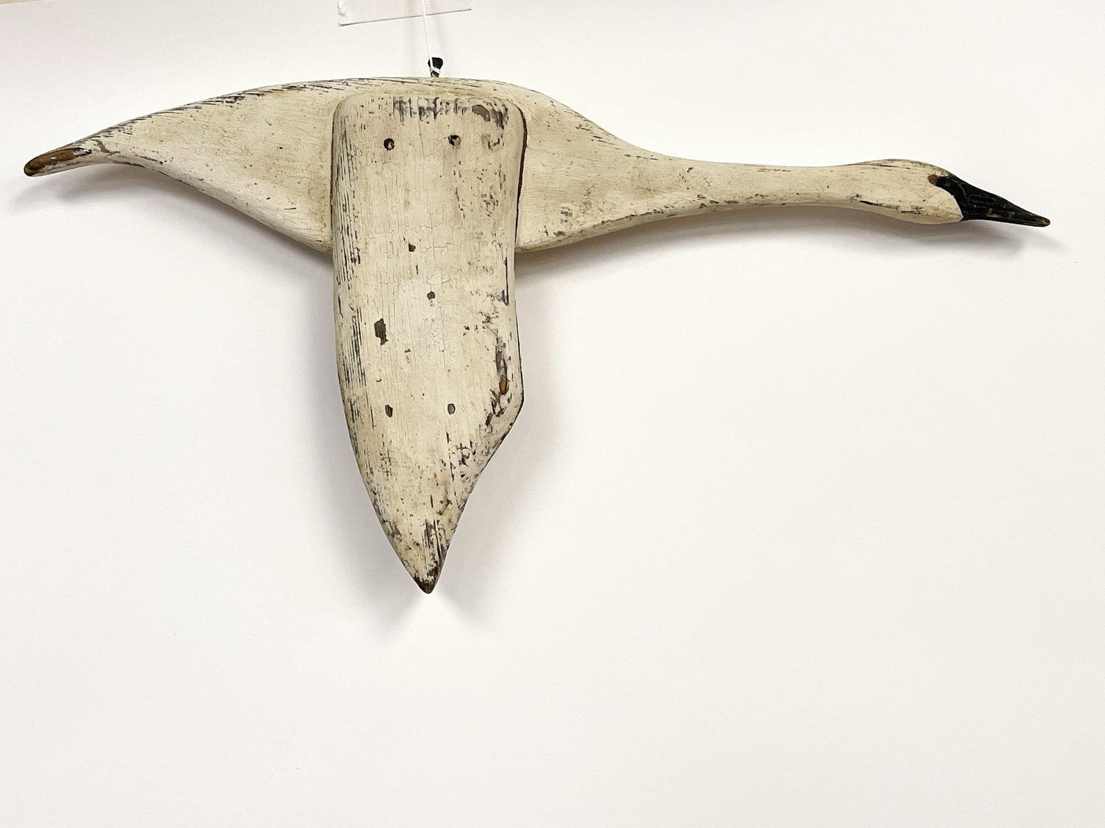 NICE FLYING GOOSE LIKELY MADE BY A DECOY CARVER: NICE FLYING GOOSE LIKELY MADE BY A DECOY CARVER 27"