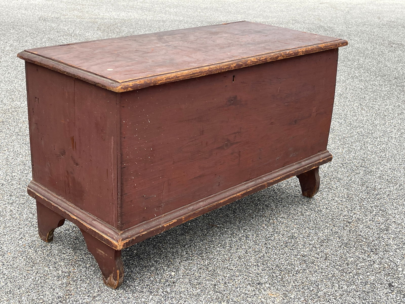 RARE EARLY 18TH C BLANKET CHEST IN ORIGINAL RED PAINT (1 of 6)