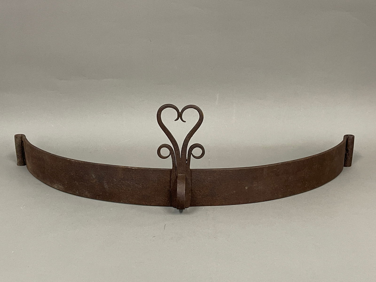 RARE 18TH C WROUGHT IRON HEART DECORATED FIREPLACE FENDER (1 of 4)