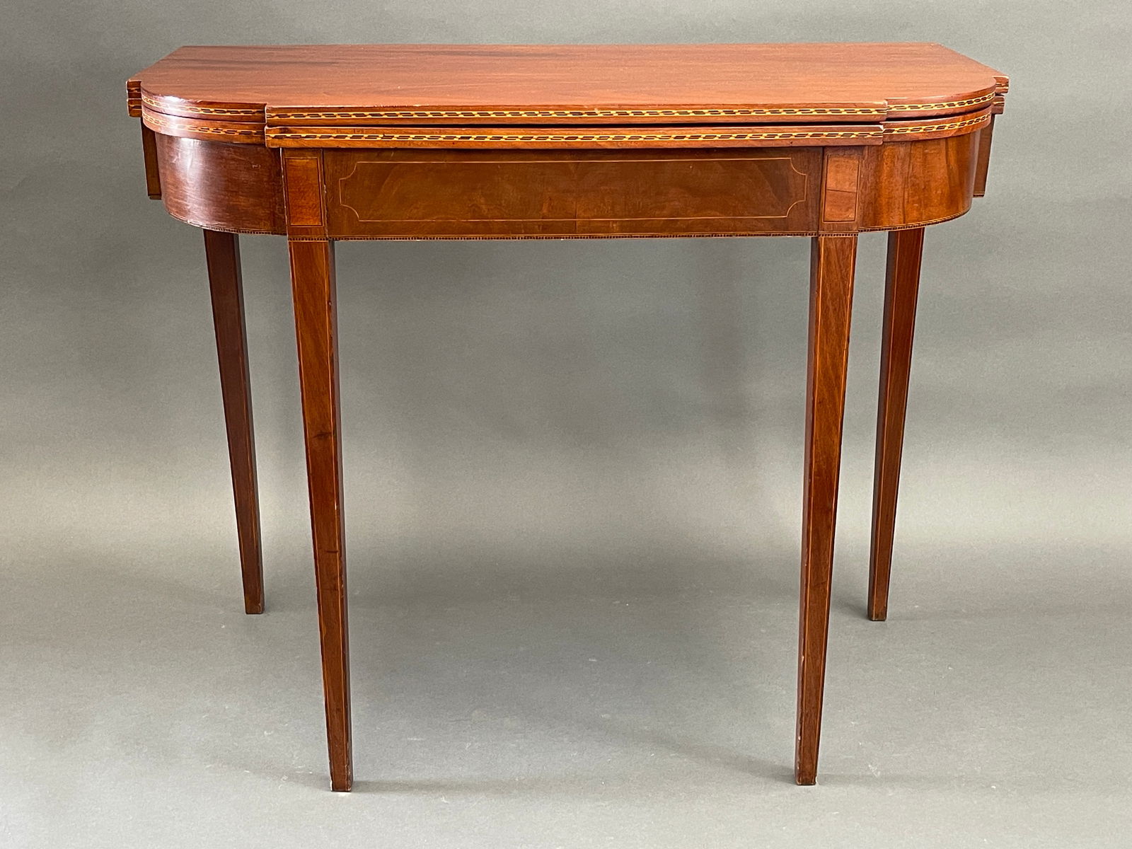 EARLY 19TH C MASSACHUSETTS FEDERAL MAHOGANY CARD TABLE (1 of 9)