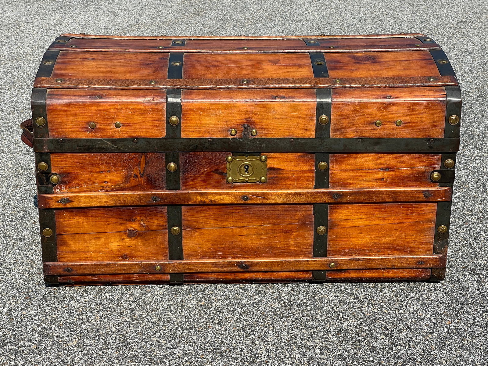 19TH C BRASS & METAL AMERICAN STORAGE CHEST (1 of 6)