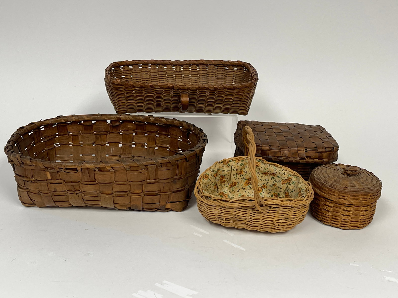 GROUPING OF 5 BASKETS: GROUPING OF 5 BASKETS