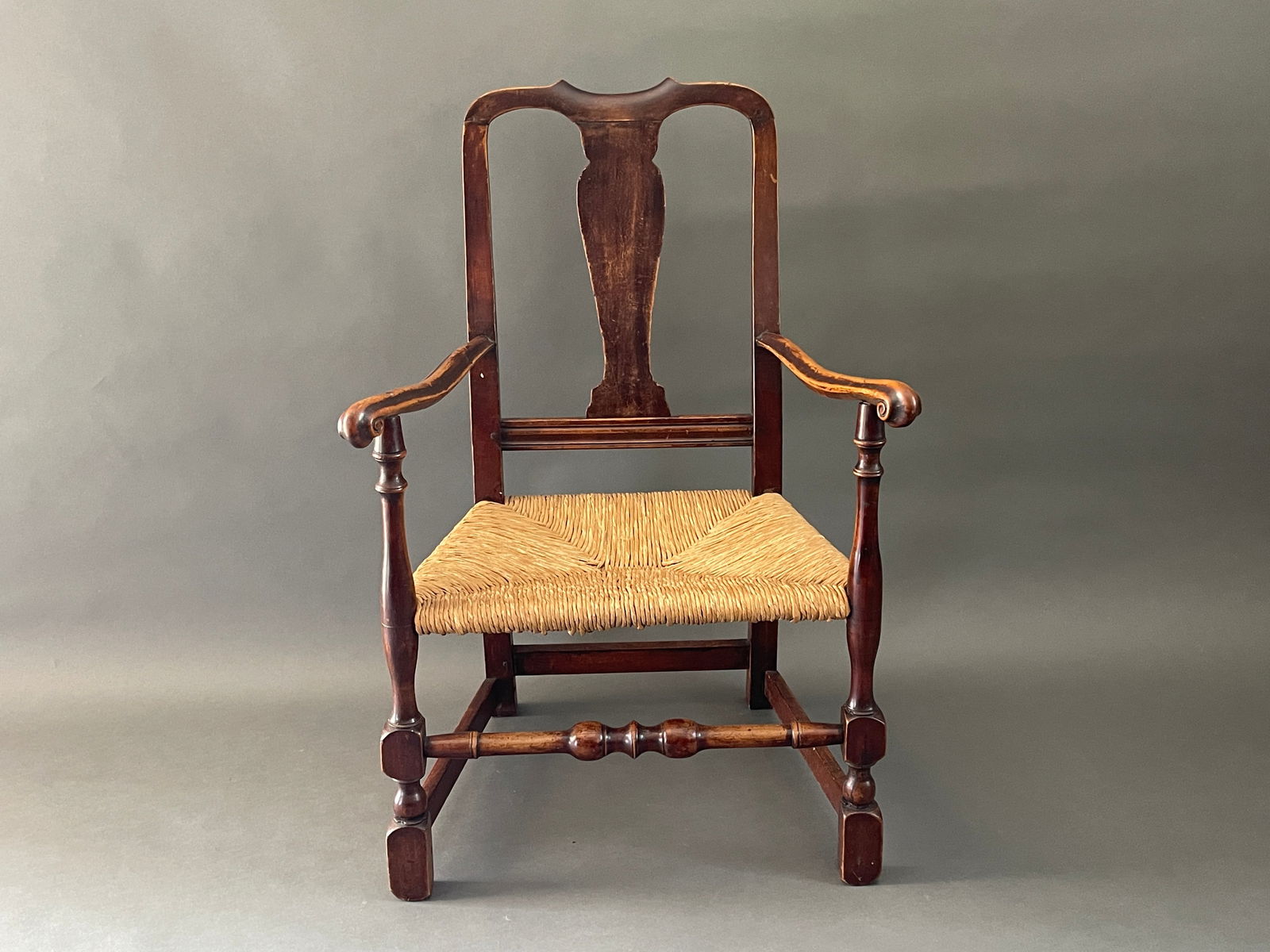 18TH C QUEEN ANNE ARM CHAIR IN ORIGINAL FINISH WITH UNIQUE ARMS 16" SEAT: 18TH C QUEEN ANNE ARM CHAIR IN ORIGINAL FINISH WITH UNIQUE ARMS 16" SEAT