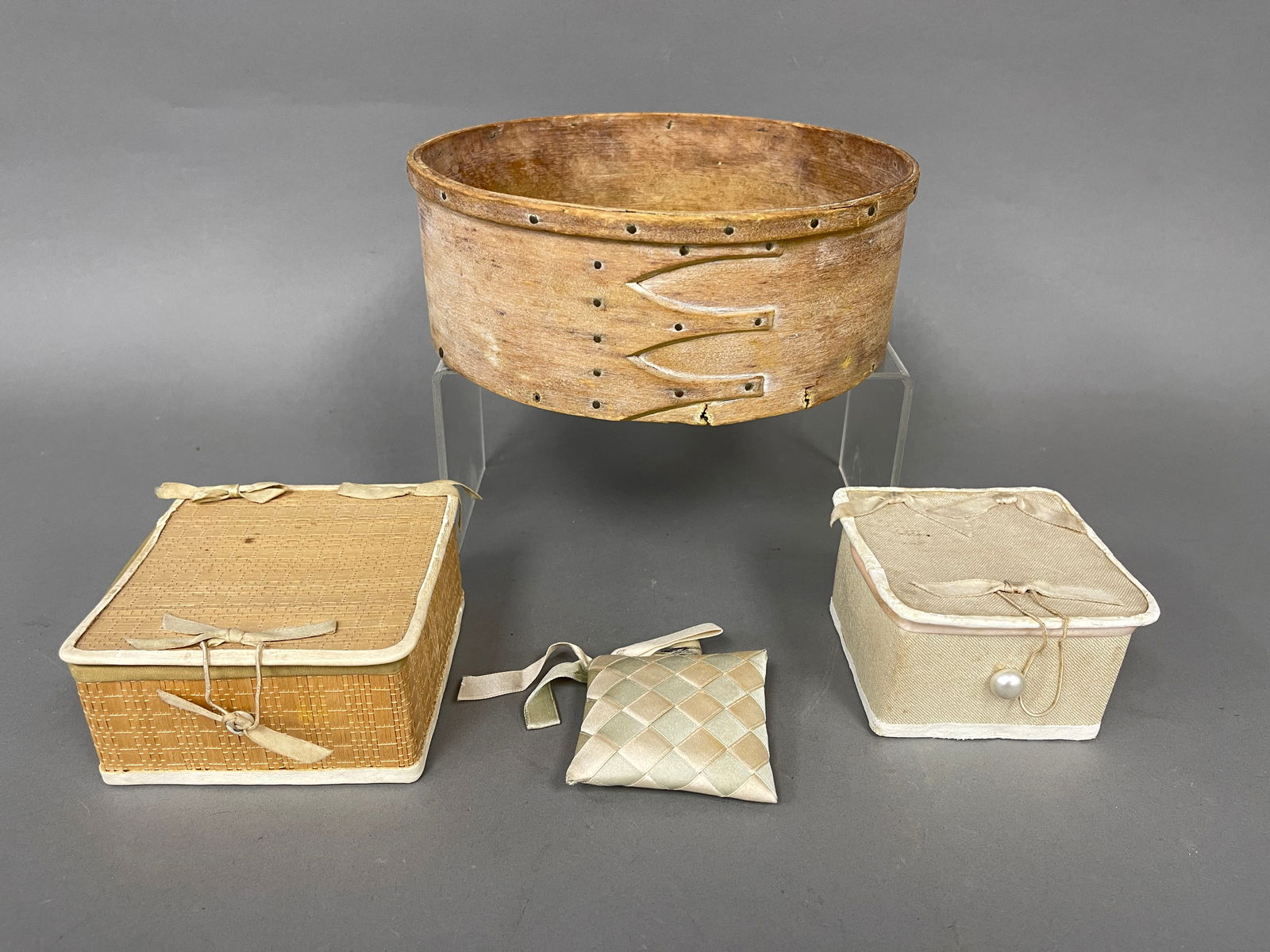 SHAKER LOT : SPIT BOX (RARE ITEM) 2 BOXES AND WOVEN SILK PATTERN (1 of 5)