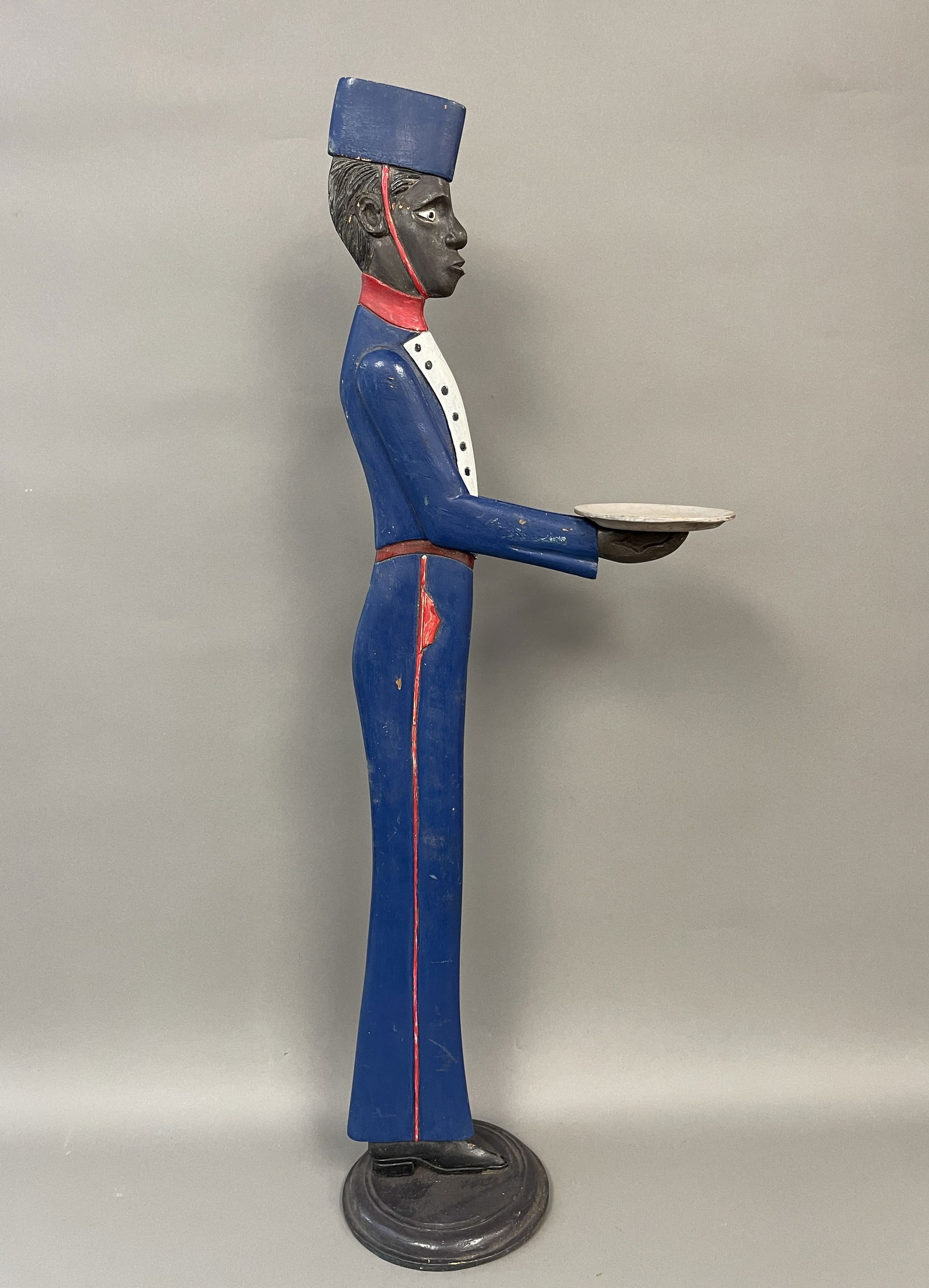 CARVED FOLKY WOODEN BELLHOP CALLING CARD STAND (1 of 4)