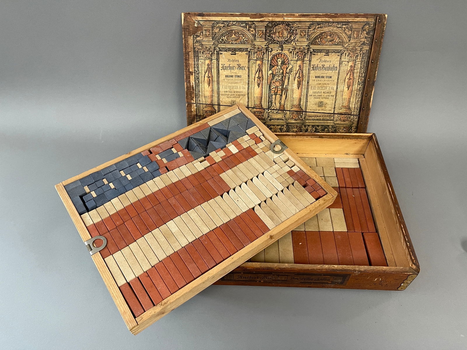 LARGE SET OF BOXED EARTHENWARE CHILDRENS' BLOCKS RED,WHITE,BLUE (1 of 6)