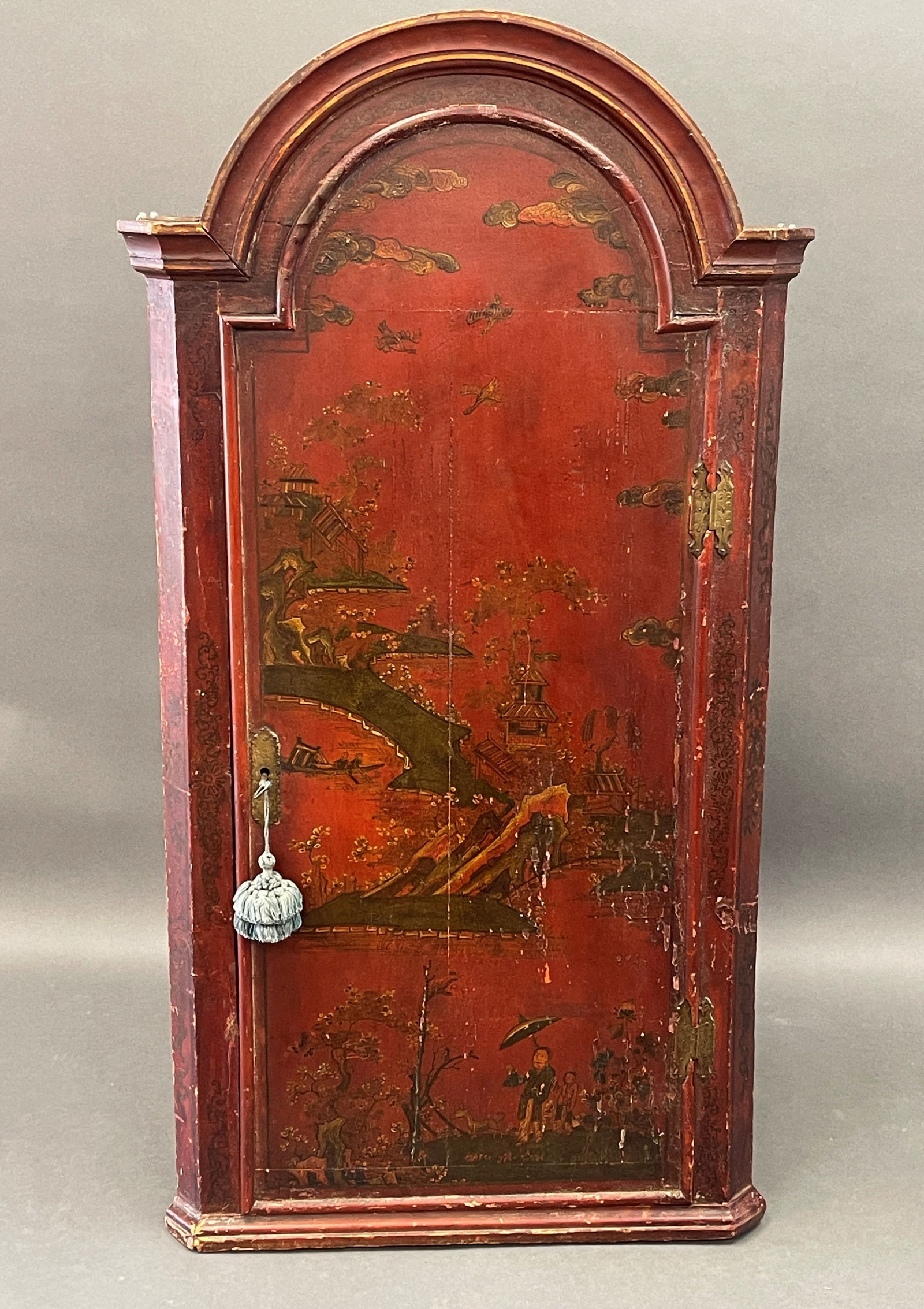 18TH C RED JAPANNED HANGING CUPBOARD (1 of 6)