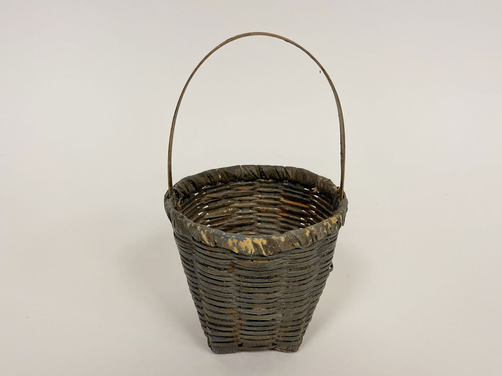RARE BLUE MINIATURE BASKET (1 of 5)