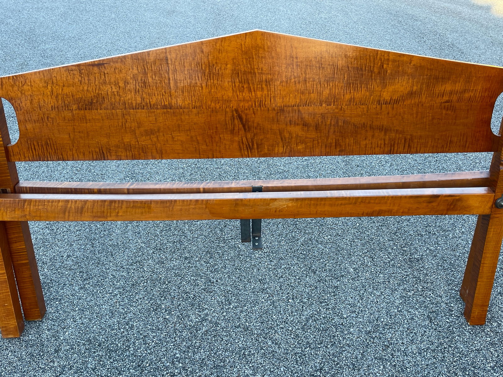 ELDRED WHEELER TIGER MAPLE TESTER BED, QUEEN SIZE (1 of 7)