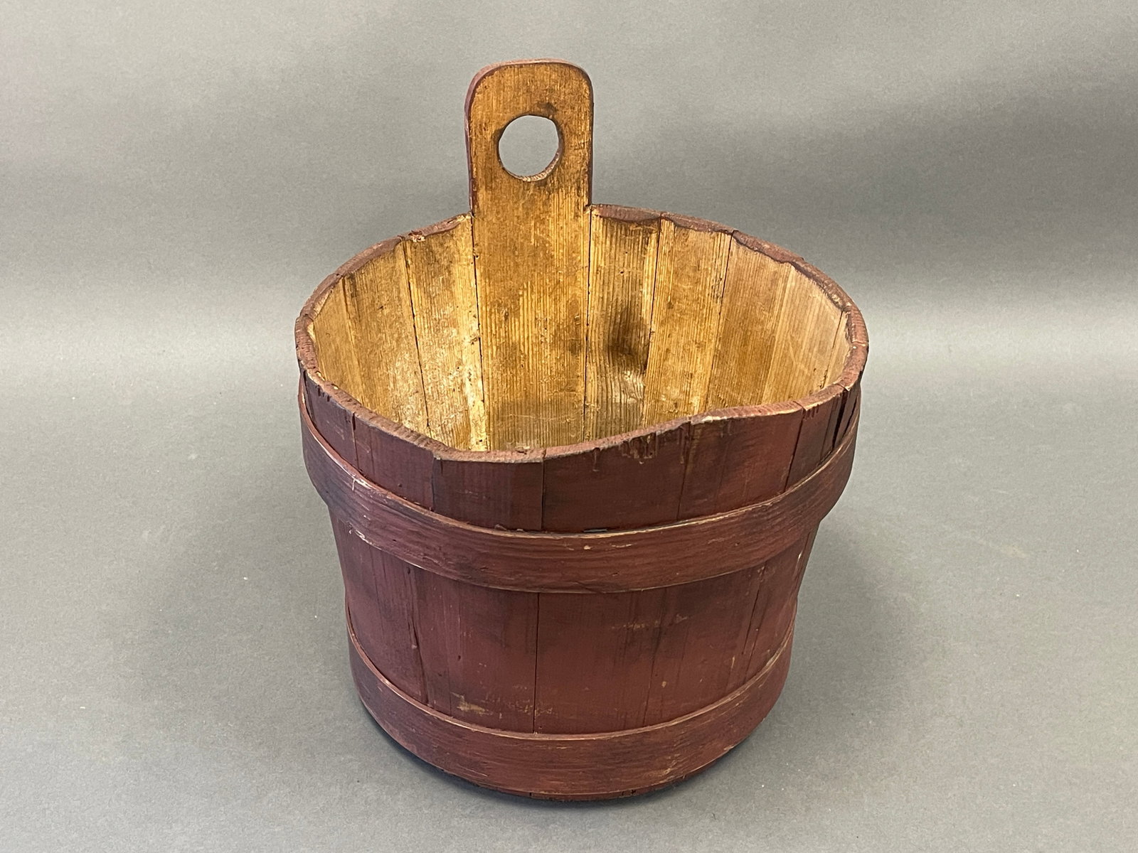 PRIMITIVE PAINTED FARM BUCKET: PRIMITIVE PAINTED FARM BUCKET 56W X 18 X 36T