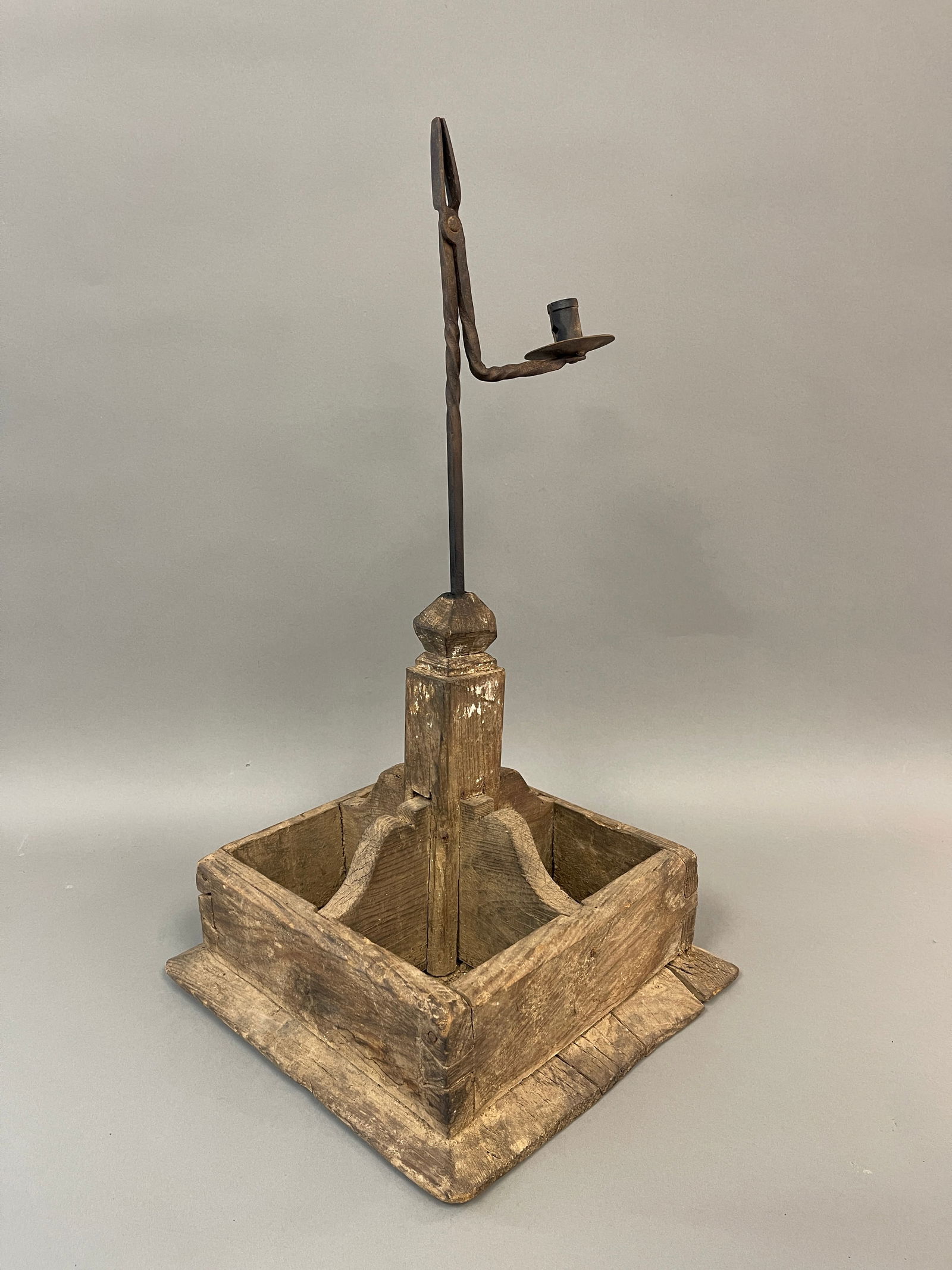 RUSH LIGHT ON 4 SECTIONED DOVETAILED WOODEN TABLETOP BASE (1 of 5)