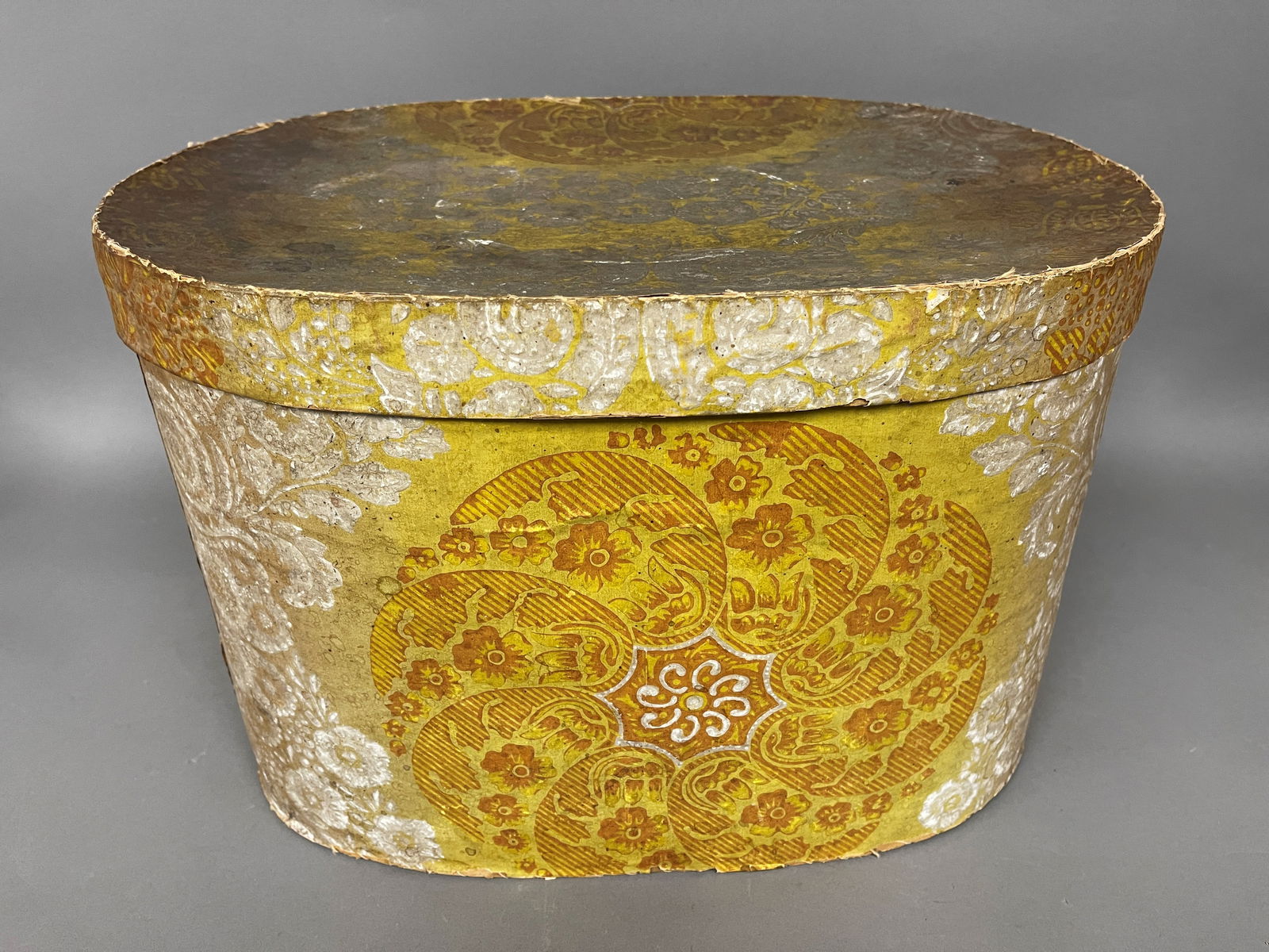 1850 LARGE OVAL WALLPAPER BANDBOX DECORATED (1 of 5)