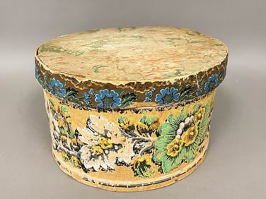 1830-1850 AMERICAN ROUND WALLPAPER BOX