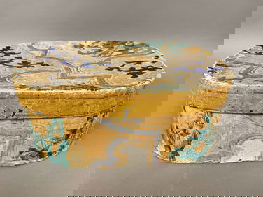 1830-50 LOZENGE SHAPE AMERICAN WP BOX WITH PRINTED BLUE, GREE AND CREAM PAPER