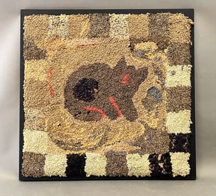 HOOKED RUG OF A CAT
