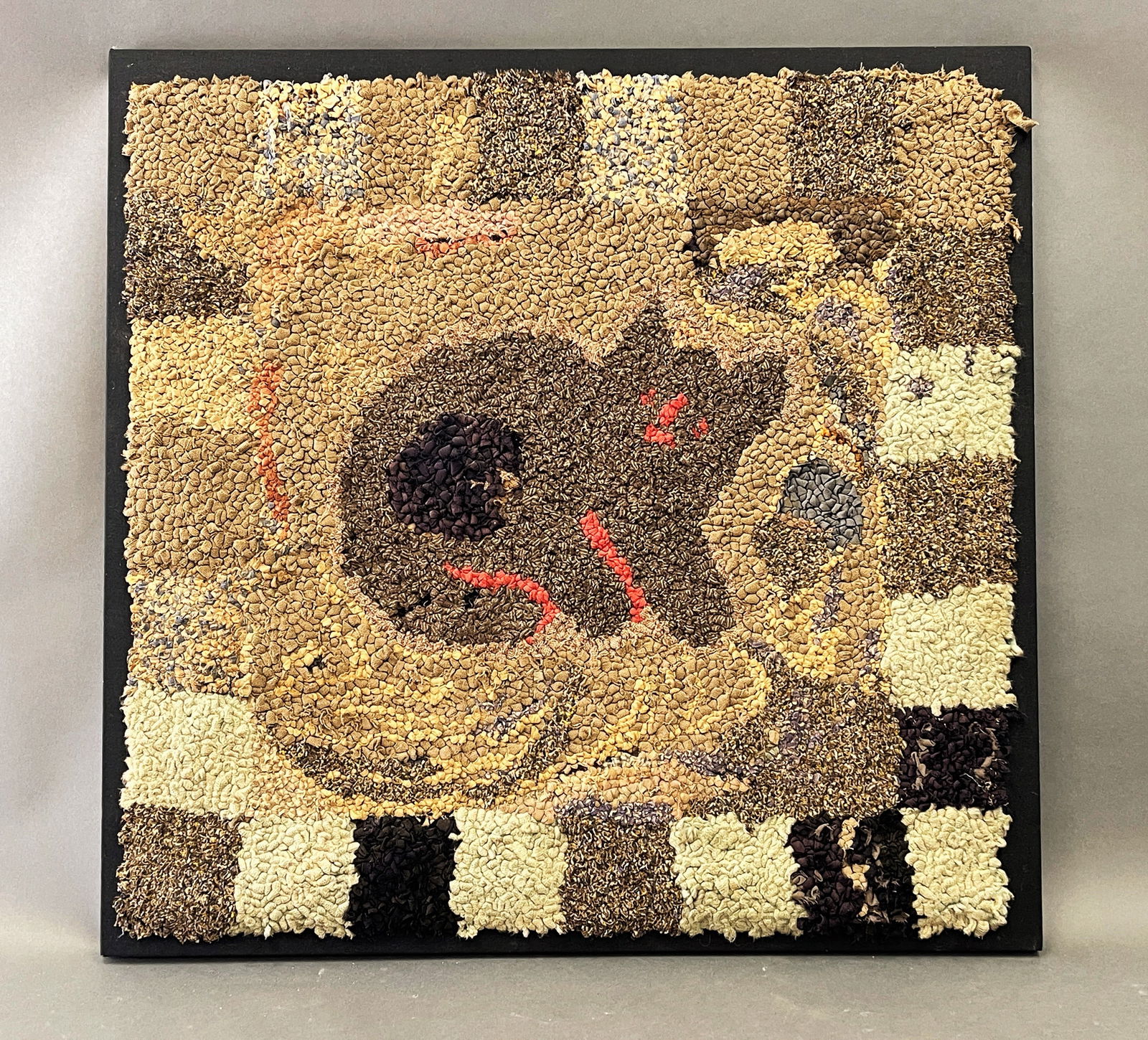 HOOKED RUG OF A CAT (1 of 3)