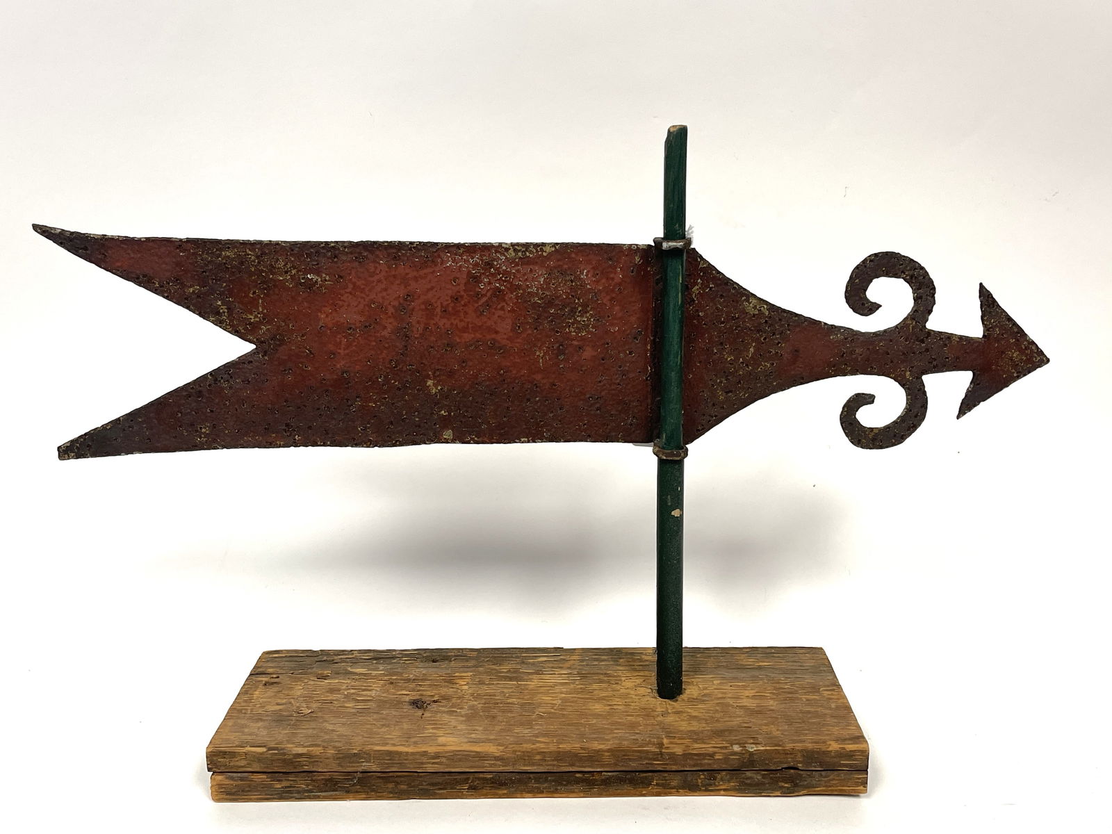 EARLY IRON ARROW WEATHERVANE , ORIGINAL RED PAINTED SURFACES (1 of 6)