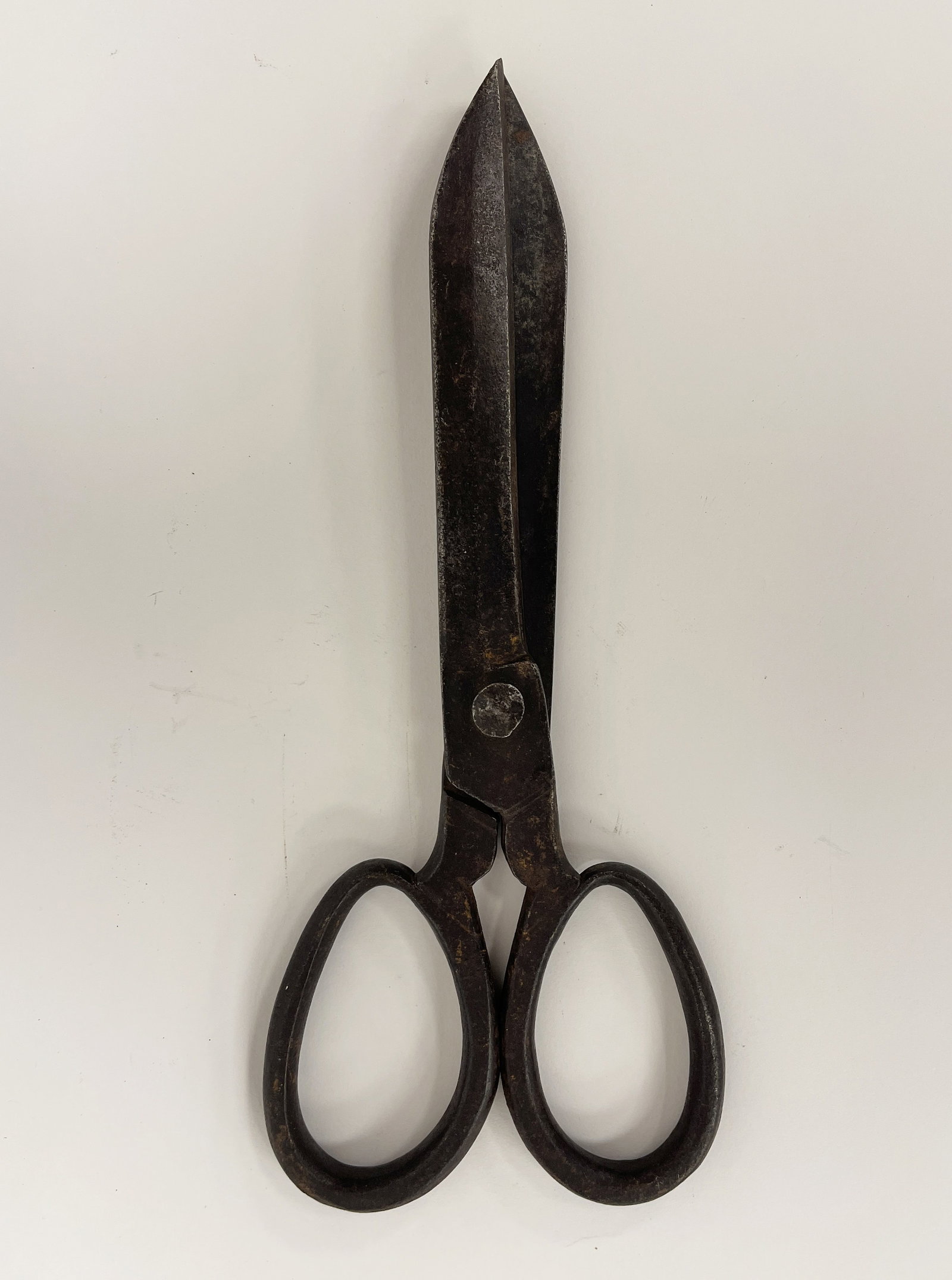 PAIR OF 18TH C SCISSORS: PAIR OF 18TH C SCISSORS 12"