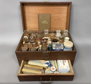 SHIPS APOTHECARY BOX C.1900 INC. MARINERS MEDICAL GUIDE