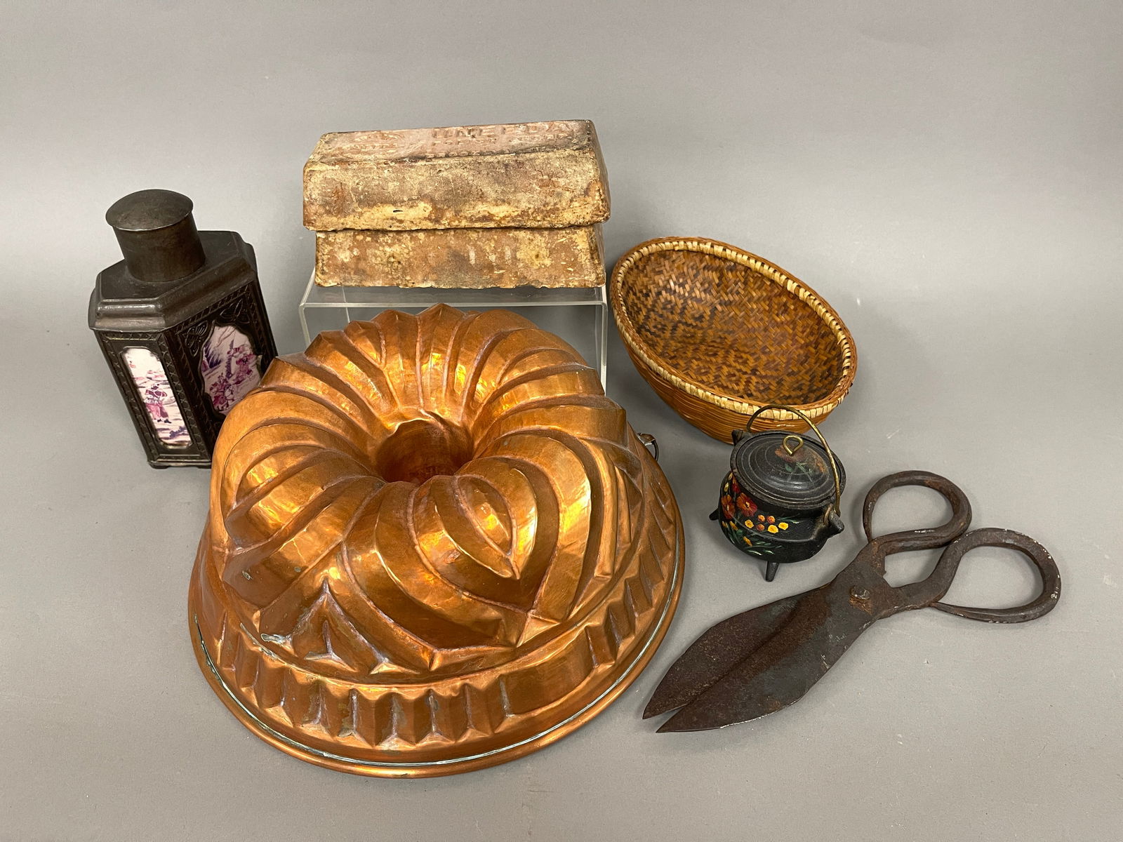 KITCHEN LOT (1 of 8)