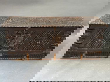 17TH C JACOBEAN CARVED BLANKET CHEST