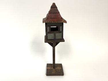 TOY POLYCHROMED WOODEN BIRDHOUSE