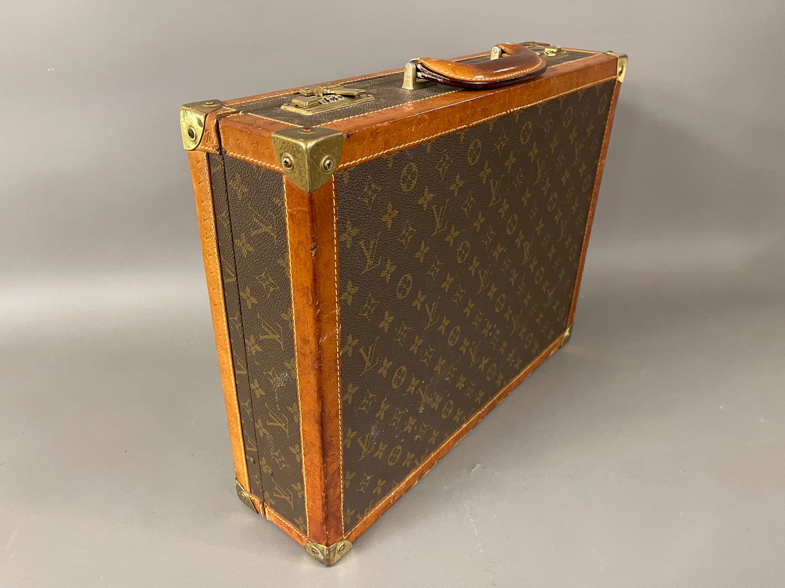 LOUIS VUITTON BRIEFCASE (1 of 7)