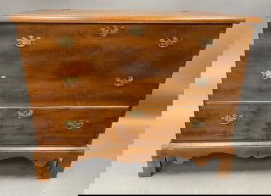18THC MAPLE CHIPPENDALE BLANKET CHEST WITH DRAWER, ORIGINAL BASE HAVING SHAPED CENTER DROP