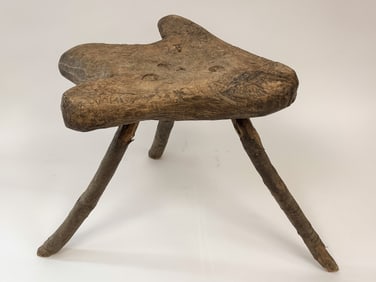EARLY 3 LEGGED PRIMITIVE OAK STOOL