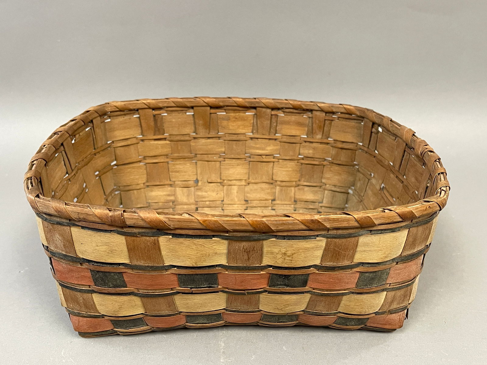 EARLY N.E. NATIVE AMERICAN ASH SPLINT BASKET (1 of 5)