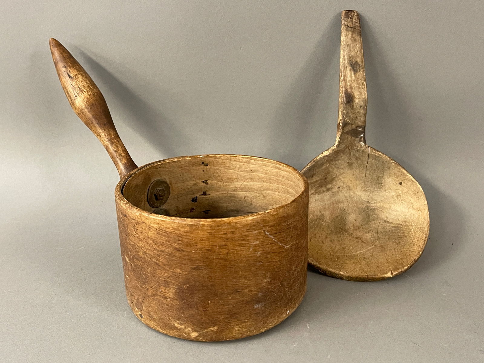 19THC PIGGIN/ DRY MEASURE, 19TH C TREEN BUTTER PADDLE (1 of 4)