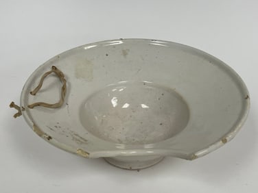 17TH OR 18TH C WHITE DELFT BARBER'S BOWL