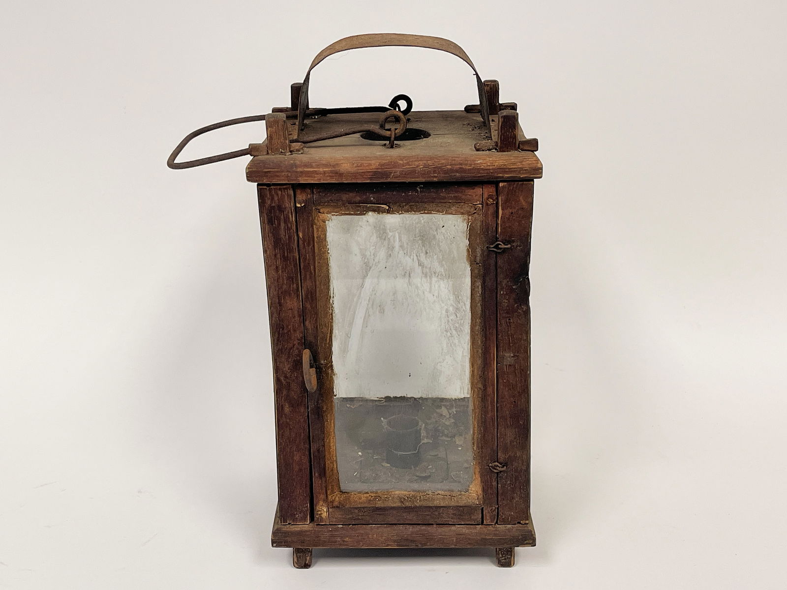 WOODEN BARN LANTERN (1 of 4)