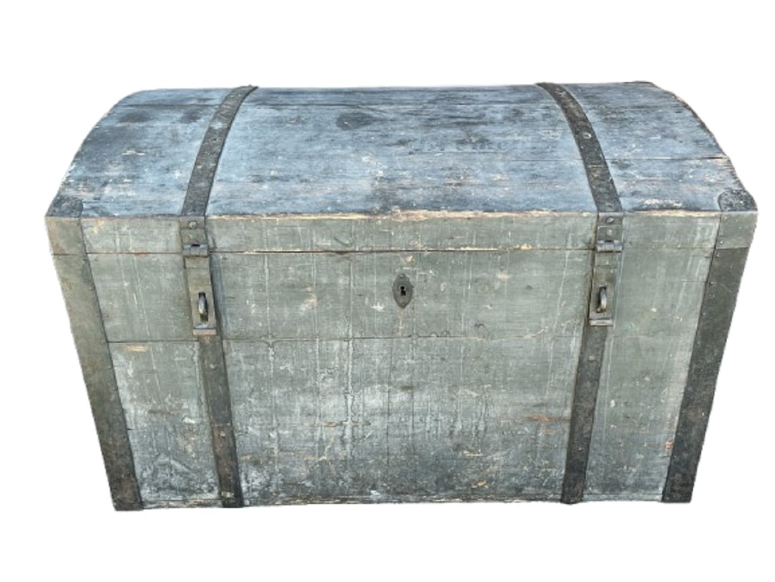 EARLY BLUE PAINTED DOME TOP TRUNK (1 of 5)