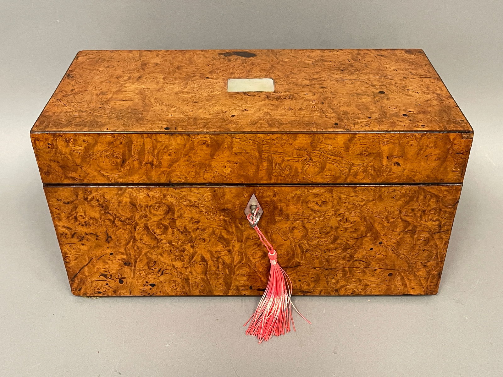 19THC BURL WALNUT TEA CADDY (1 of 5)