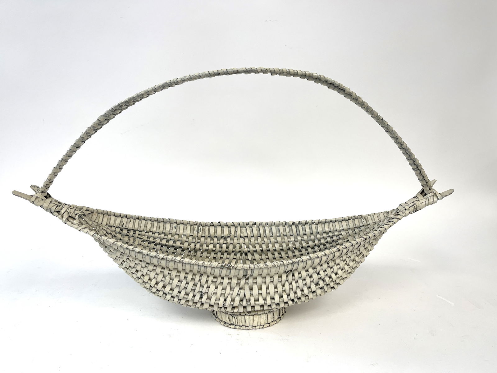 WHITE PAINTED FLORAL BASKET (1 of 3)