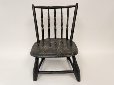 EASTERN CT. PAINTED CHILD'S CHAIR