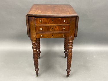 EARLY 19THC FEDERAL MAHOGANY THREE DRAWER STAND