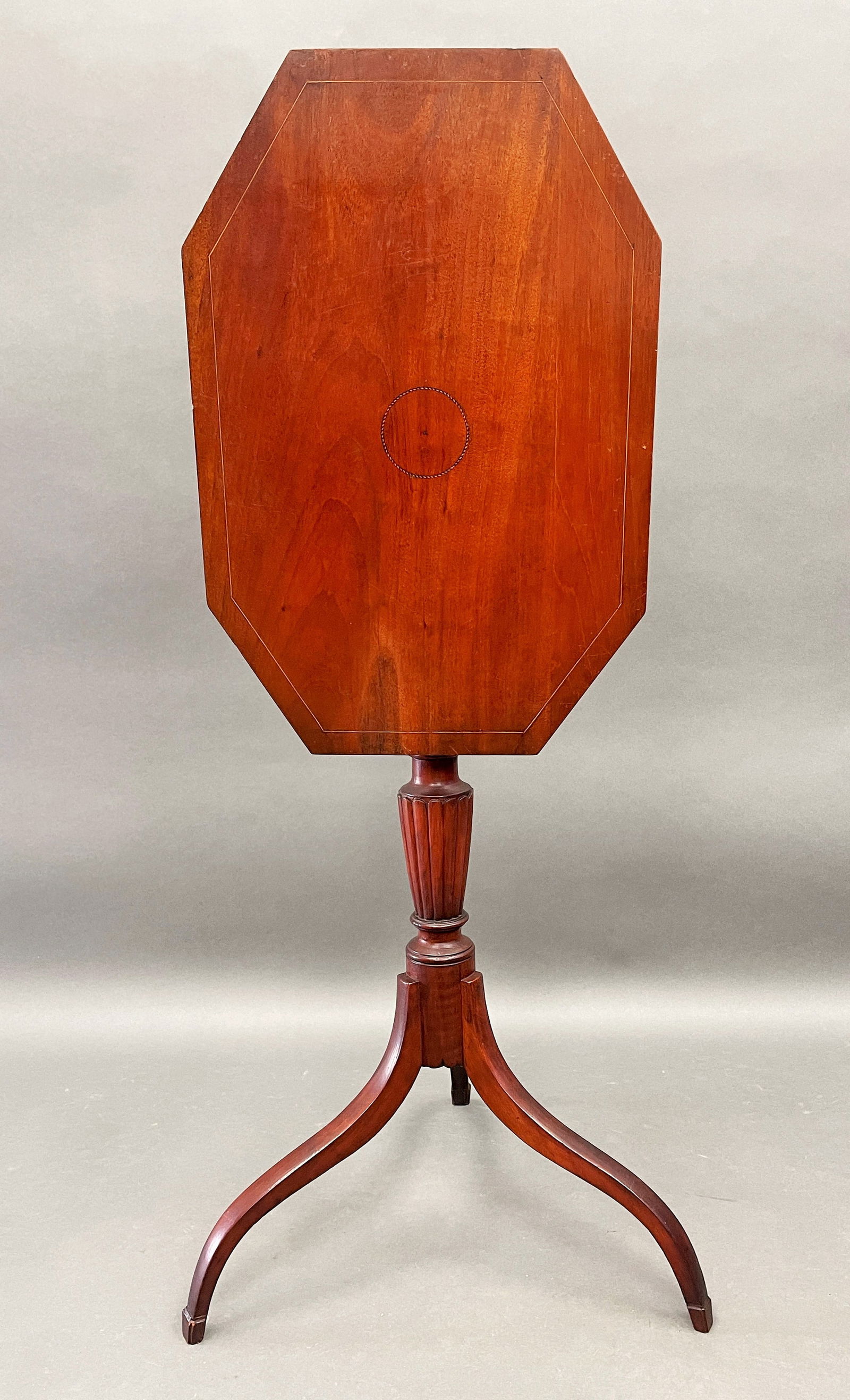18TH C MAHOGANY FEDERAL TILT TOP TABLE, HAVING OCTAGONAL TOP WITH INLAY REEDED PEDESTAL BASE, SPADE (1 of 4)
