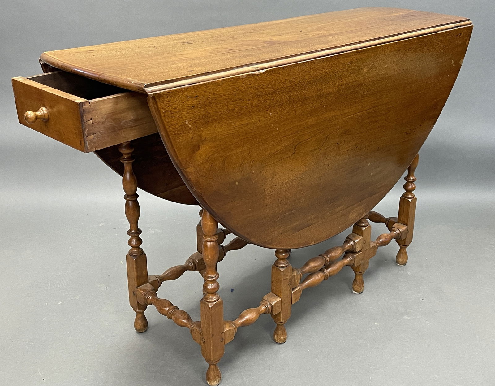 18THC MAPLE WILLIAM AND MARY GATELEG TABLE (1 of 7)