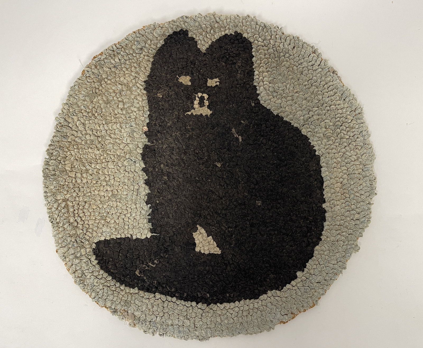 PRIMITIVE HOOKED RUG OF A CAT 15": PRIMITIVE HOOKED RUG OF A CAT 15"