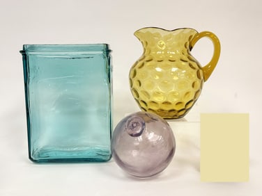GROUPING OF GLASS ESTATE ITEMS