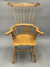 LARGE WINDSOR ARM CHAIR : VIRGINIA CRAFTSMEN, HARRISBURG , VA