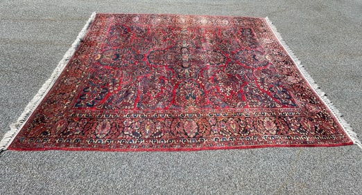 ANTIQUE RED SAROUK RUG