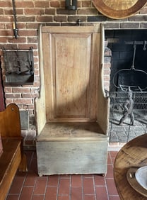 EARLY PRIMITIVE SETTLE CHAIR