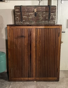20TH C WAINSCOTING TWO DOOR CUPBOARD
