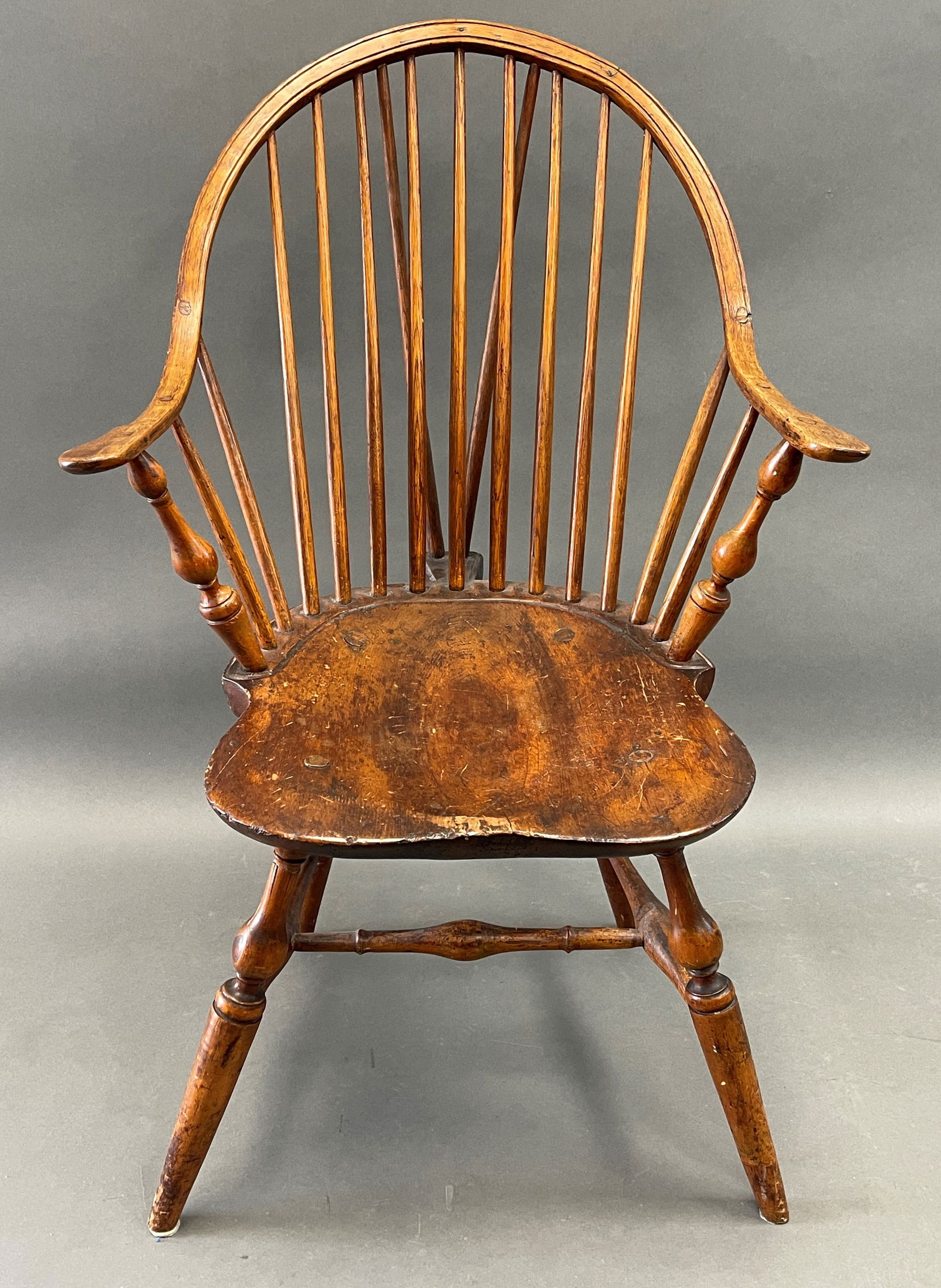 BOLD NYC 18TH C CONTINUOUS ARM BRACE BACK WINDSOR (1 of 4)