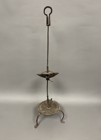 18THC WI TABLE TOP ADJUSTABLE BETTY LAMP IN OLD SURFACE