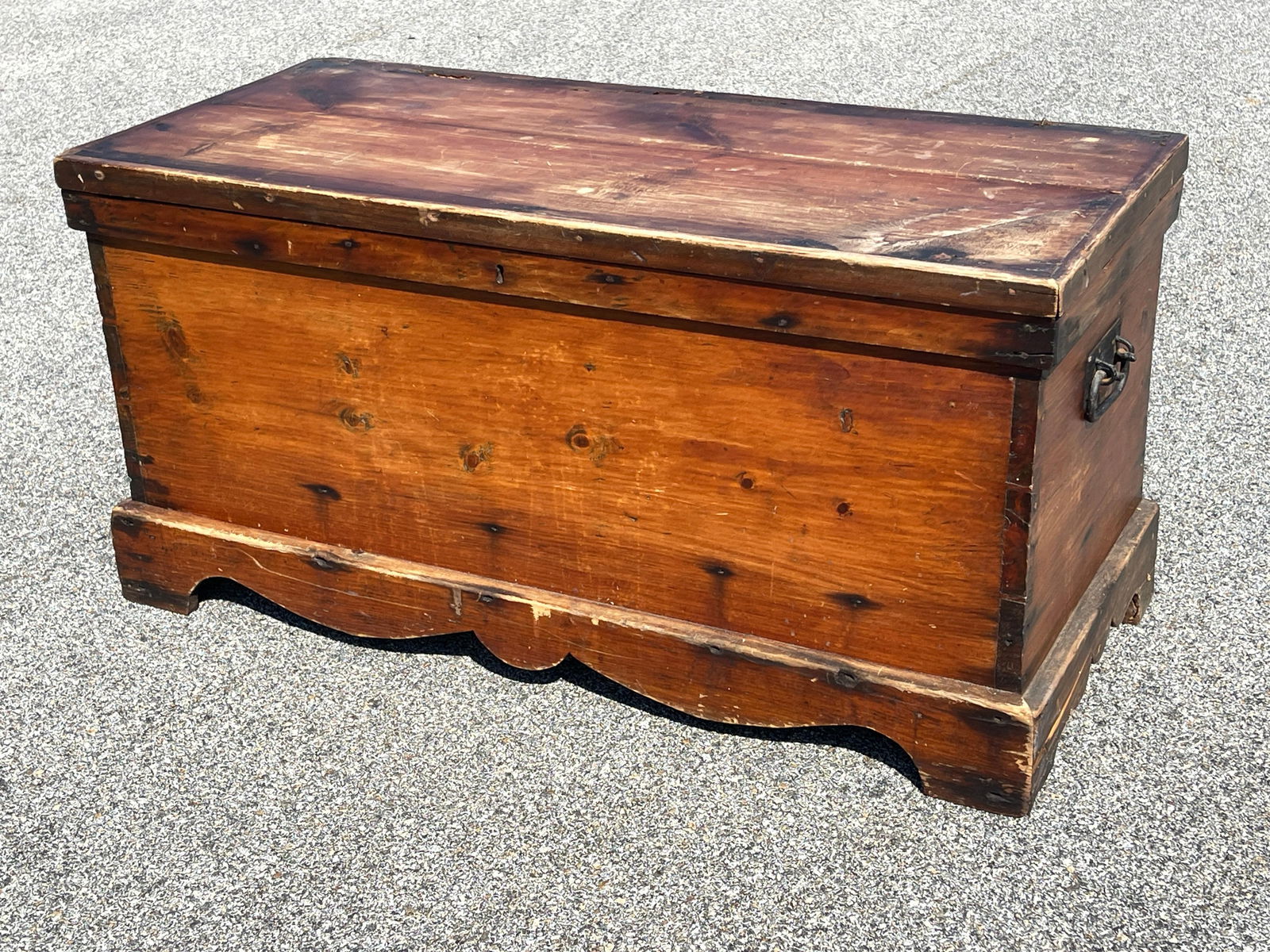 19TH C CHIPPENDALE PINE BLANKET CHEST (1 of 3)